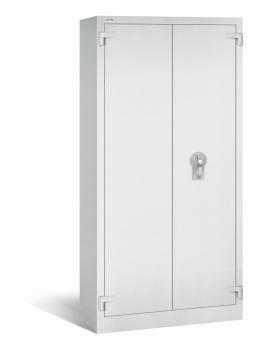 Ein geschlossener Dokumentenschrank in lichtgrau mit sichtbarem Doppelbart-Sicherheitsschloss. Der Tresor steht vor einem weißen Hintergrund.