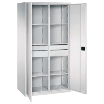 Lichtgrauer Schwerlastschrank mit 2 Türen, Mitteltrennwand, 4 Schubladen und 6 Fachböden zur sicheren Aufbewahrung schwerer oder sperriger Gegenstände. Robuste Konstruktion für Lager oder Werkstätten. Steht vor weißem Hintergrund.