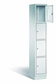 Lichtgrauer Fächerschrank mit einem Abteil, vier Türen und vier Fächern, ideal zur Aufbewahrung von Gegenständen. Steht vor einem weißen Hintergrund.