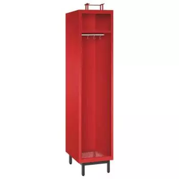 Ein feuerroter Feuerwehrschrank mit einem Abteil, einem Helmfach, einem Ablagefach und einer Kleiderstange mit Kleiderhaken. Der Unterbau besteht aus Stahlrohrfüßen. Das Produkt steht vor einem weißen Hintergrund.