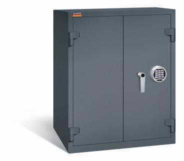 Ein graphitgrauer Aktenlagerschrank mit Elektronischem Schloss und zwei geschlossenen Türen. Der Tresor steht vor einem weißen Hintergrund