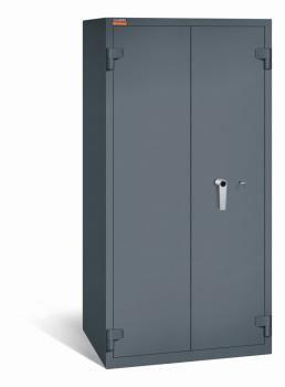 Ein graphitgrauer Aktenlagerschrank mit Doppelbart-Sicherheitsschloss und zwei geschlossenen Tür. Der Tresor steht vor einem weißen Hintergrund.