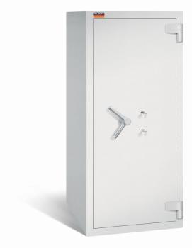 Ein lichtgrauer Wertschutzschrank mit zwei Doppelbart-Sicherheitsschlössern. Die Tür ist geschlossen. Das Produkt befindet sich vor einem weißen Hintergrund.