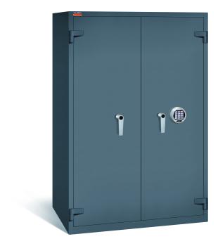 Ein graphitgrauer Möbeltresor mit einem elektronischen Schloss. Die Türen sind geschlossen. Der Tresor steht vor einem weißen Hintergrund.