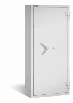 Ein lichtgrauer Wertschutzschrank mit einem Doppelbart-Sicherheitsschloss. Die Tür ist geschlossen. Das Produkt befindet sich vor einem weißen Hintergrund.
