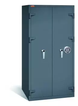 Graphitgrauer Aktenlagerschrank mit massivem Korpus und geschlossenen Türen. Die beide Türen verfügen über ein Elektrisches Schloss . Der Tresor steht vor einem weißen Hintergrund.