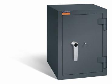 Ein graphitgrauer Wertschutzschrank mit einem Doppelbart-Sicherheitsschloss. Die Tür ist geschlossen. Das Produkt befindet sich vor einem weißen Hintergrund.