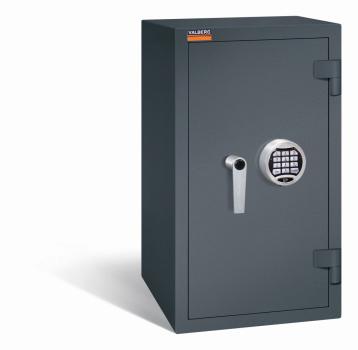Ein graphitgrauer Wertschutzschrank mit einem Elektronischen Schloss. Die Tür ist geschlossen. Das Produkt befindet sich vor einem weißen Hintergrund.