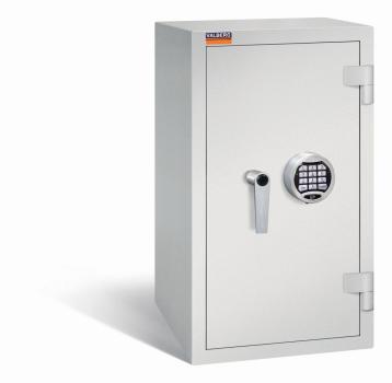 Ein lichtgrauer Wertschutzschrank einem Elektronischen Schloss. Die Tür ist geschlossen. Das Produkt befindet sich vor einem weißen Hintergrund.