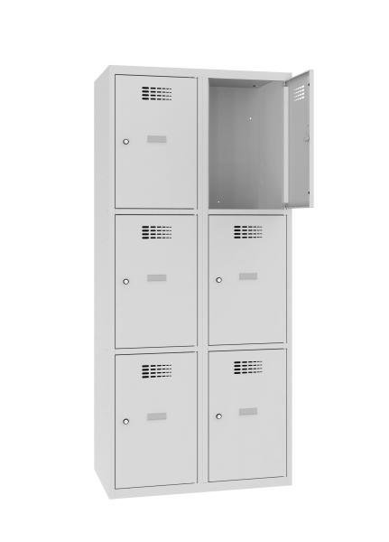 Ein lichtgrauer Fächerschrank mit zwei Abteilen und sechs Fächern mit jeweils einer Tür. Die obere rechte Tür ist geöffnet, während der Schrank vor einem weißen Hintergrund steht.