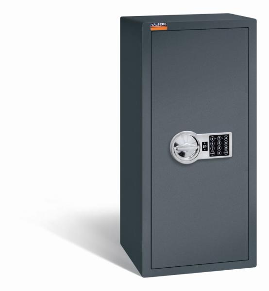 Ein graphitgrauer Möbeltresor mit einem elektronischen Schloss. Die Tür ist geschlossen. Der Tresor steht vor einem weißen Hintergrund.