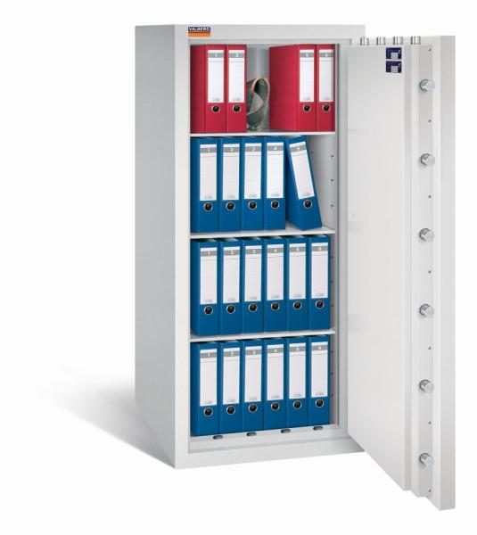 Ein lichtgrauer Wertschutzschrank mit einer geöffneten Tür. Im Innenraum befinden sich drei Reihen blaue und eine Reihe rote Aktenordner. Das Produkt steht vor einem weißen Hintergrund.