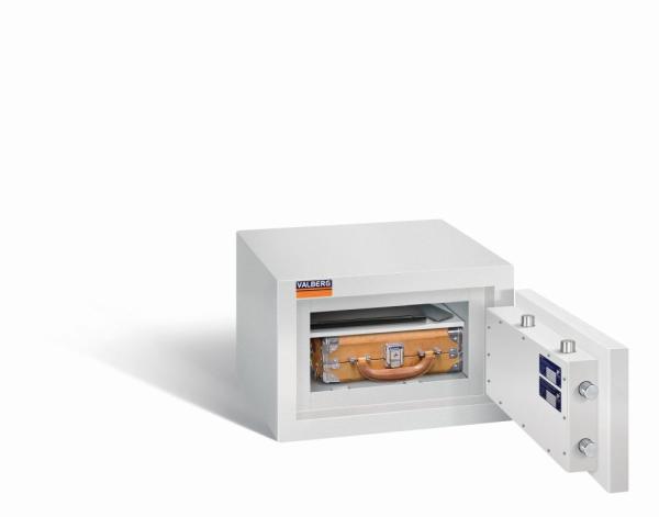 Ein lichtgrauer Wertschutzschrank mit einer geöffneten Tür. Im Innenraum befindet sich ein Aktenkoffer, ein Laptop und ein Handy. Das Produkt steht vor einem weißen Hintergrund.