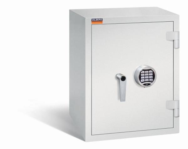 Ein lichtgrauer Wertschutzschrank einem Elektronischen Schloss. Die Tür ist geschlossen. Das Produkt befindet sich vor einem weißen Hintergrund.